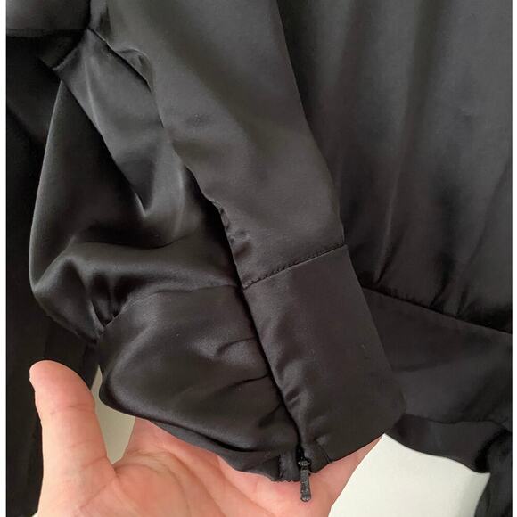 ASOS Cropped Sexy Black Satin Twist Front Long Sleeve Blouse - US 12 / UK 16 - Picture 5 of 5